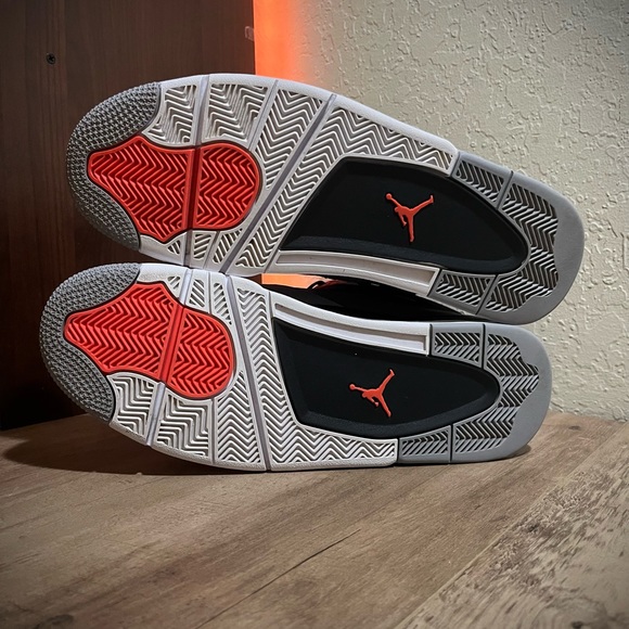 Air Jordan 4 Retro ‘Infrared’ - Picture 7 of 7